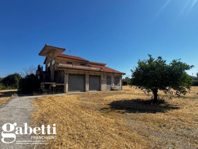 Villetta indipendente in vendita di 250 m² in Via Case Nuove Russo, 141
