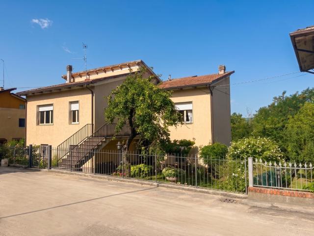 Villetta indipendente in vendita di 250 m² in Via Cella, 2
