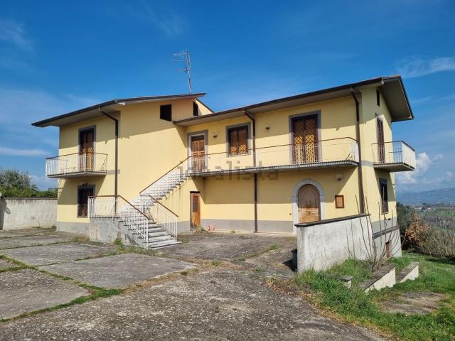 Villetta indipendente in vendita di 250 m² in Via Cerreto, 1