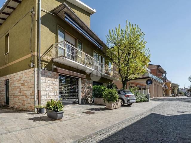 Villetta indipendente in vendita di 250 m² in Via Cesare Battisti, 17