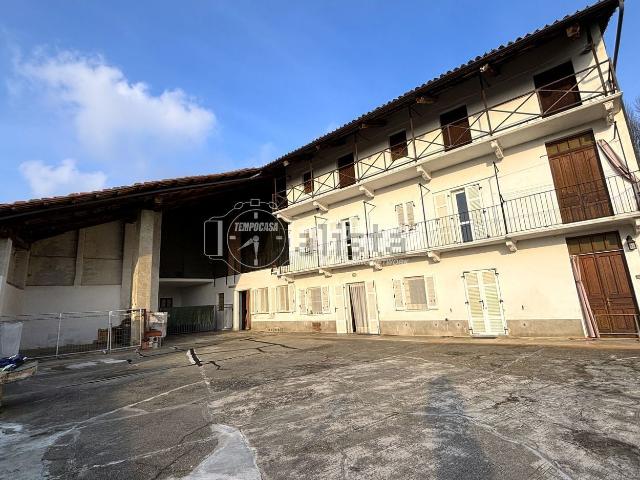 Villetta indipendente in vendita di 250 m² in Via Crosa