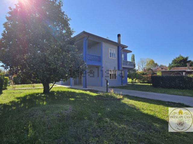 Villetta indipendente in vendita di 250 m² in Via Antonio Gaspari