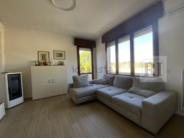 Villetta indipendente in vendita di 250 m² in Via Altichiero