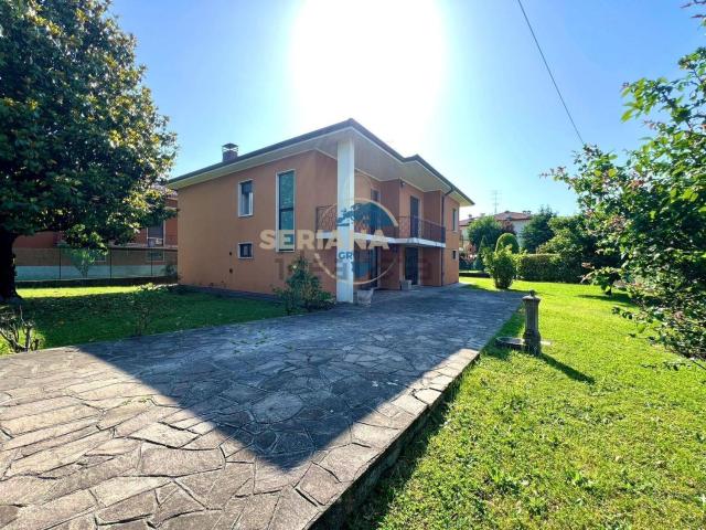 Villetta indipendente in vendita di 250 m² in Via Alcide De Gasperi