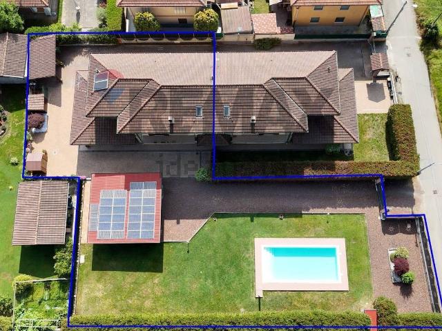 Villetta indipendente in vendita di 250 m² in Via Alessandro Manzoni, 1