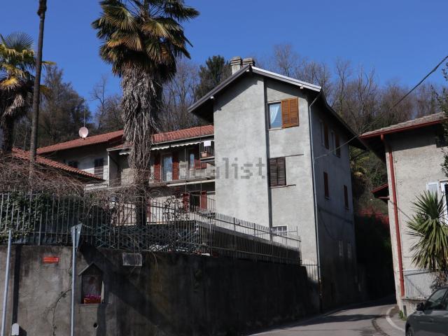 Villetta indipendente in vendita di 250 m² in Via alla Rocca, 1