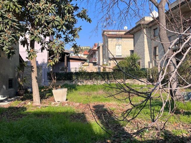 Villetta indipendente in vendita di 250 m² in Via Armando Diaz, 16