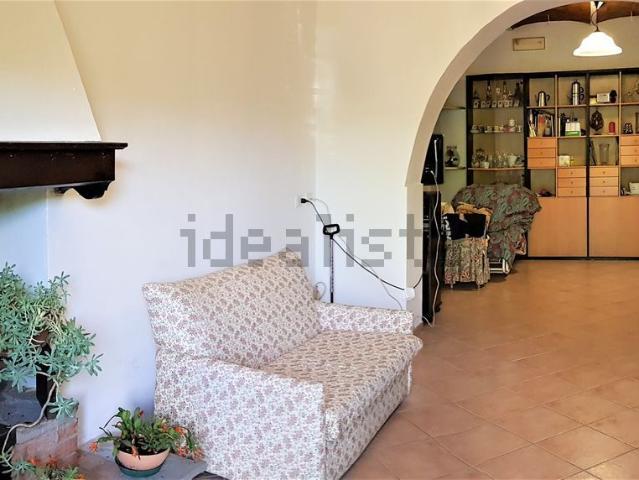 Villetta indipendente in vendita di 250 m² in Via bolognese nord