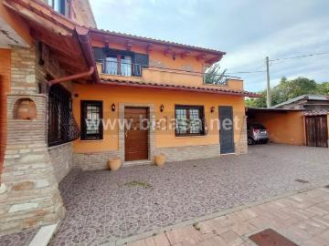 Villetta indipendente in vendita di 250 m² in Via Brasco