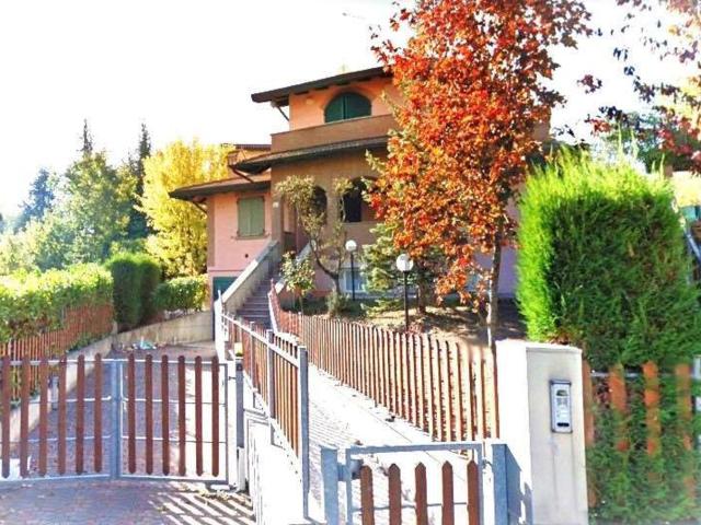 Villetta indipendente in vendita di 250 m² in Via Brenta, 343