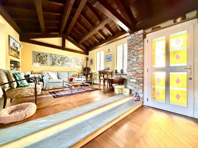 Villetta indipendente in vendita di 250 m² in Via G. A. Conelli
