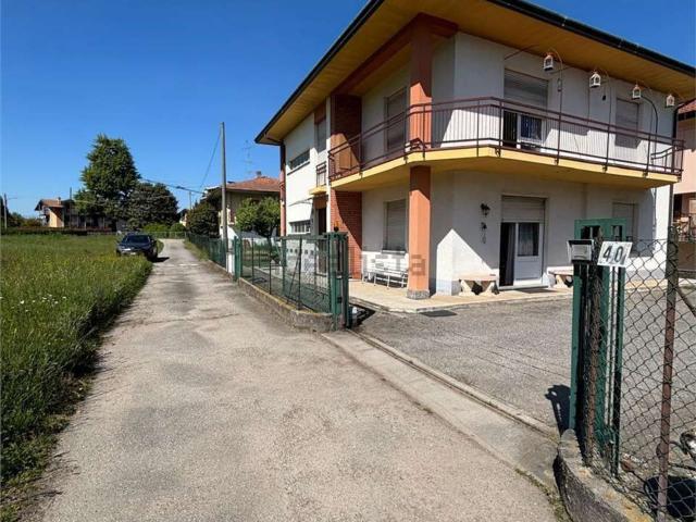 Villetta indipendente in vendita di 250 m² in Via Golasecca, 40