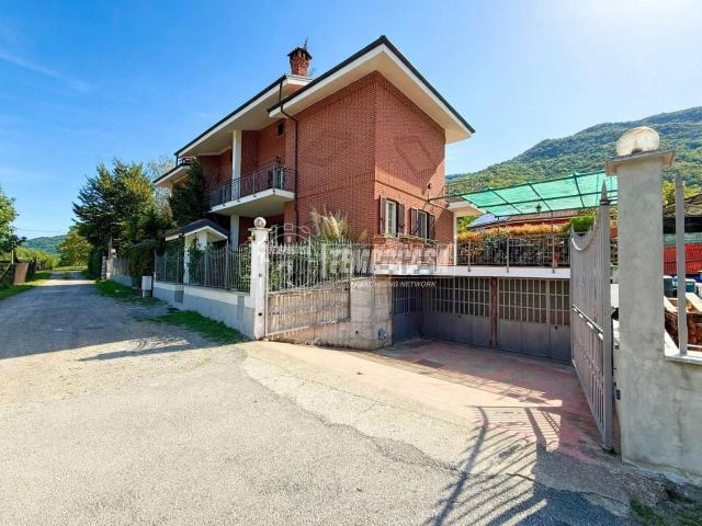 Villetta indipendente in vendita di 250 m² in Via Grignetto