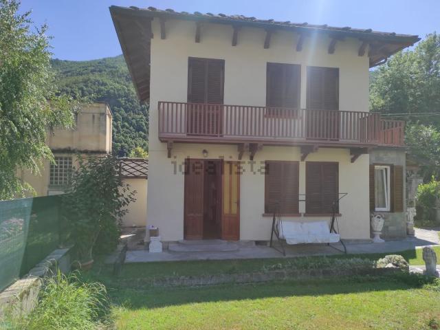 Villetta indipendente in vendita di 250 m² in Via Guglielmo Marconi