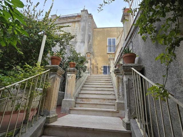 Villetta indipendente in vendita di 250 m² in Via Guglielmo Messina, 15