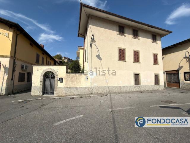 Villetta indipendente in vendita di 250 m² in Via Don Pietro Belotti
