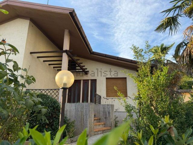 Villetta indipendente in vendita di 250 m² in Via degli Orti