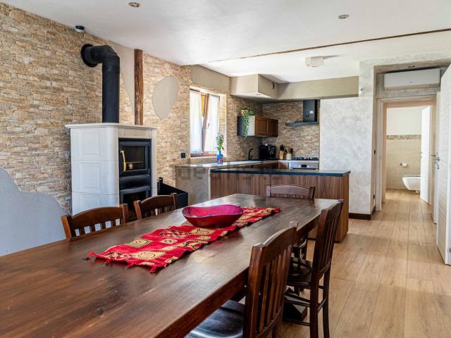 Villetta indipendente in vendita di 280 m² in Via dei Pascoli, 999
