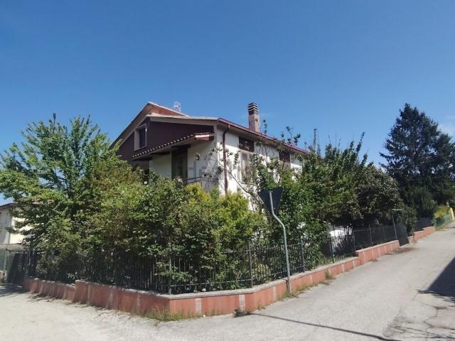 Villetta indipendente in vendita di 250 m² in Via del Lavoratore