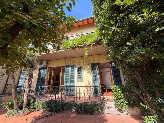 Villetta indipendente in vendita di 250 m² in Via del Podestà