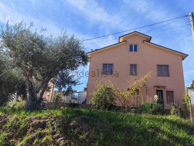 Villetta indipendente in vendita di 250 m² in Via della Valle