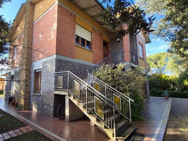 Villetta indipendente in vendita di 250 m² in Via delle Tre Berte