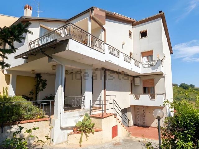 Villetta indipendente in vendita di 250 m² in Via Fieramosca Anelli, 47