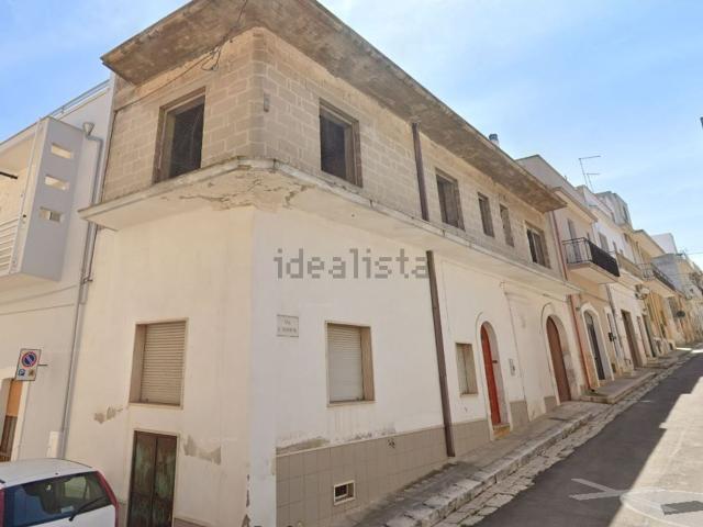 Villetta indipendente in vendita di 250 m² in Via Francesco Trisolini