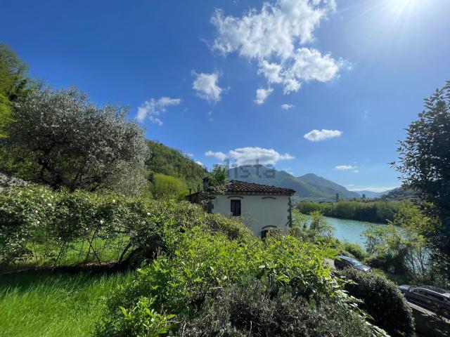 Villetta bifamiliare in vendita di 250 m²