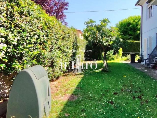 Villetta indipendente in vendita di 250 m² in Via IV Novembre, 54