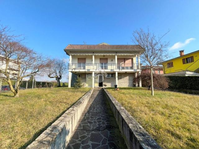Villetta indipendente in vendita di 250 m² in Via IV Novembre, 6