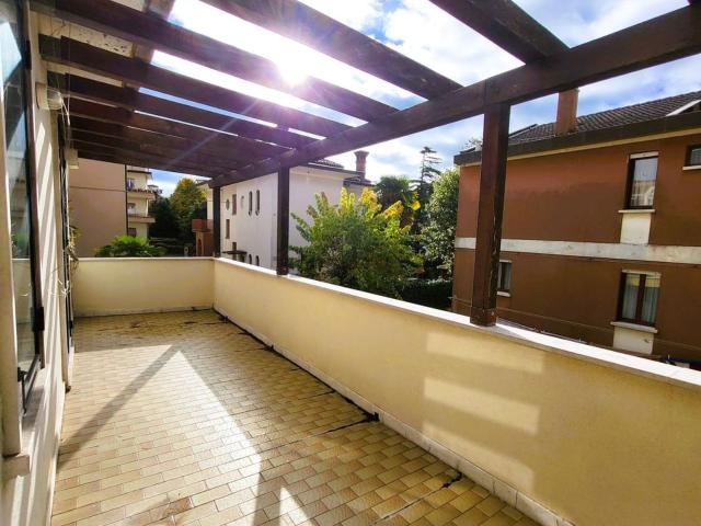 Villetta indipendente in vendita di 250 m² in Via Jacopo Nani