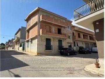 Villetta indipendente in vendita di 250 m² in Via Lazio