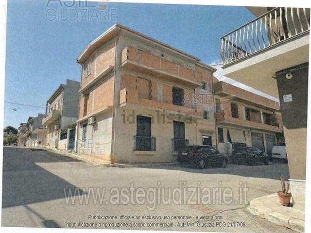 Villetta indipendente in vendita di 250 m² in Via Lazio