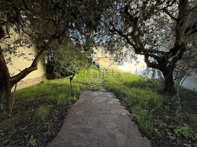 Villetta indipendente in vendita di 250 m² in Via Legnano