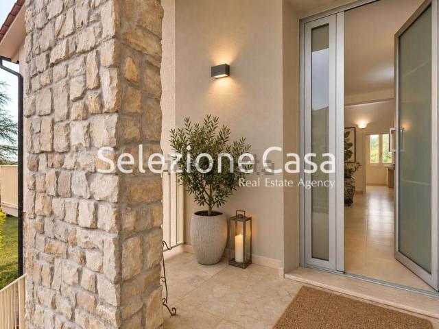 Villetta indipendente in vendita di 250 m² in Via Lungomonte, 58