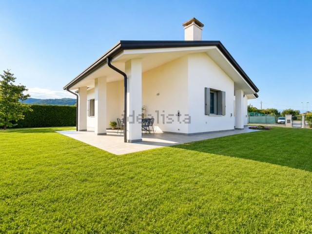 Villetta indipendente in vendita di 250 m² in Via M. Polo