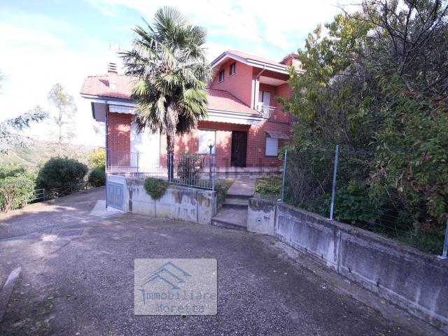 Villetta indipendente in vendita di 250 m² in Via Montà