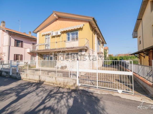 Villetta indipendente in vendita di 250 m² in Via Madonnina, 322