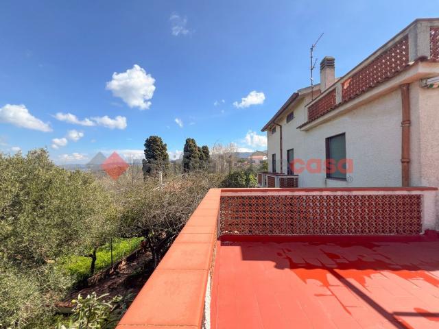 Villetta indipendente in vendita di 250 m² in Via Mannella