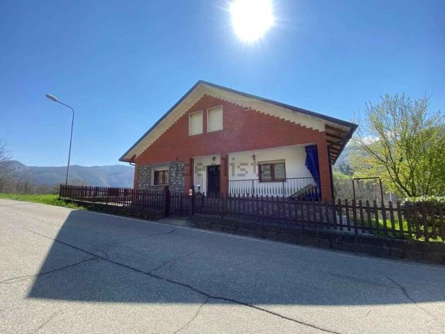 Villetta indipendente in vendita di 250 m² in Via Marmoreto