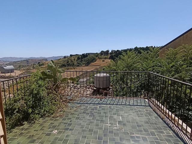 Villetta indipendente in vendita di 250 m² in Via Mendola, 4