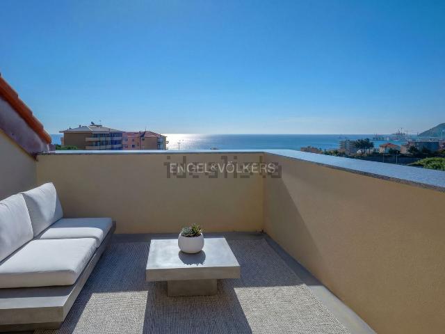 Villetta indipendente in vendita di 250 m² in Via Nostra Signora del Monte, 1