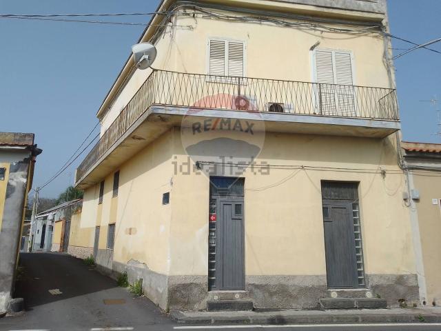 Villetta indipendente in vendita di 250 m² in Via Nazionale, 73