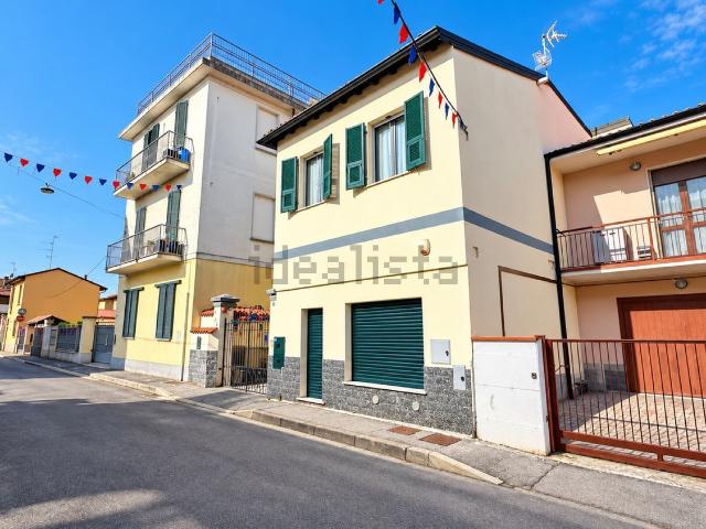 Villetta indipendente in vendita di 250 m² in Via San Michele del Carso, 16