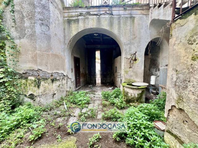 Villetta indipendente in vendita di 250 m² in Via San Anna, 22