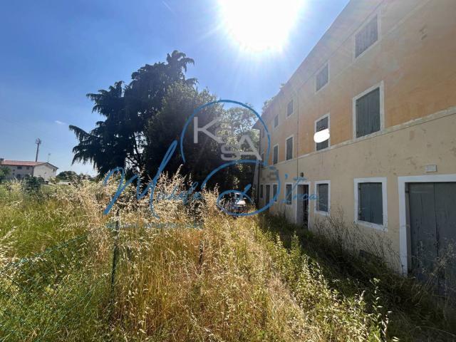 Villetta indipendente in vendita di 250 m² in Via Santa Bona Nuova, 143