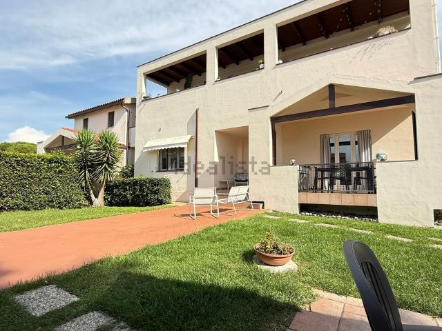 Villetta indipendente in vendita di 250 m² in Via Senese, 169