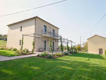Villetta indipendente in vendita di 250 m² in Via Serri