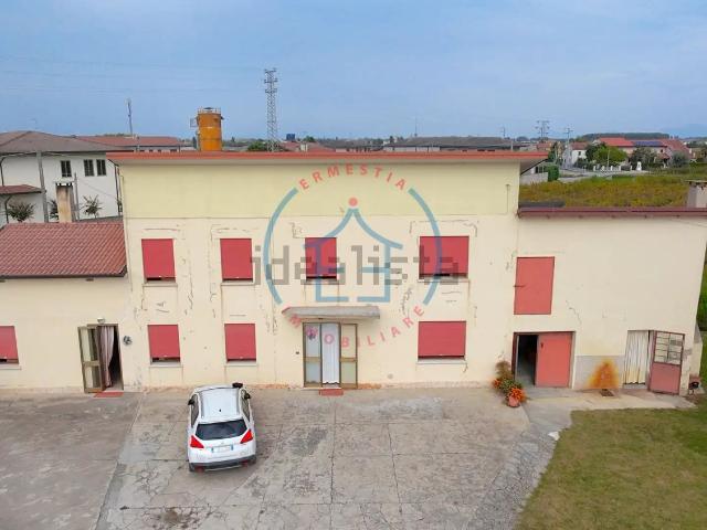 Villetta indipendente in vendita di 250 m² in Via Stradona